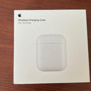empty airpods case